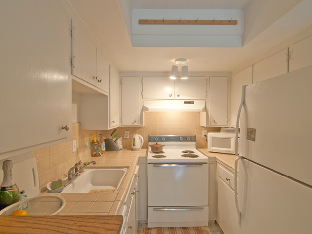 Kitchen (A) picture - 278 Monroe Dr 34, Mountain View 94040