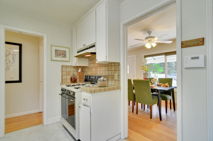 Kitchen (C) picture - 300 Monroe Dr, Mountain View 94040