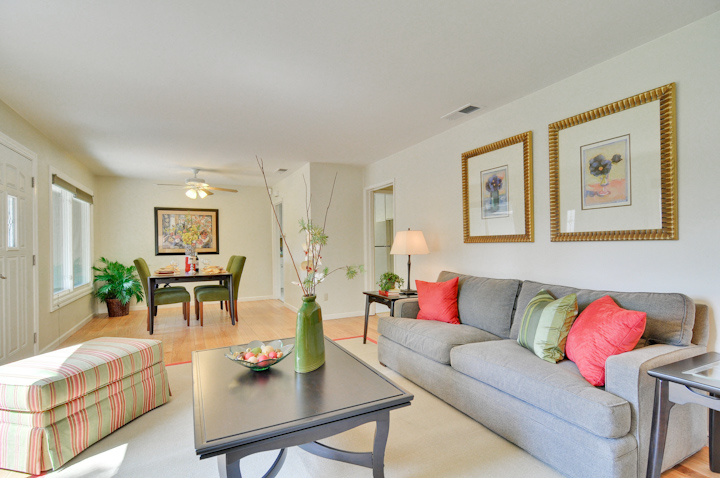 Living Room (D) picture - 300 Monroe Dr, Mountain View 94040