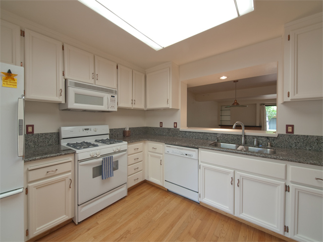 Kitchen (B) Picture - 125 Ortega Ave, Mountain View 94040 Kitchen (B) picture - 125 Ortega Ave, Mountain View 94040