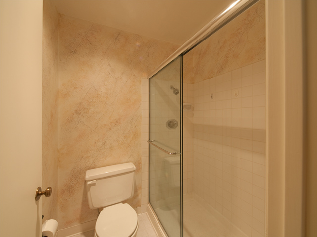 Master Bath (B) Picture - 125 Ortega Ave, Mountain View 94040 Master Bath (B) picture - 125 Ortega Ave, Mountain View 94040