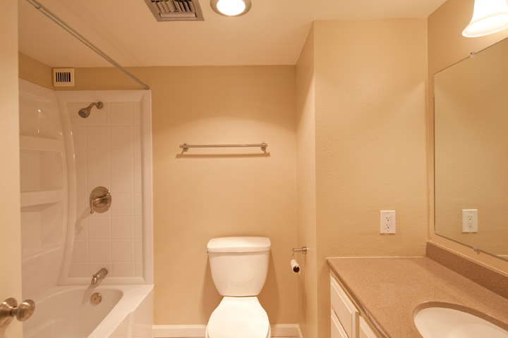 Master Bathroom picture - 320 Palo Alto Ave, Unit D2, Palo Alto 94301