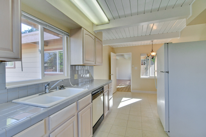 Kitchen picture - 4235 Ruthelma Ave, Palo Alto 94306