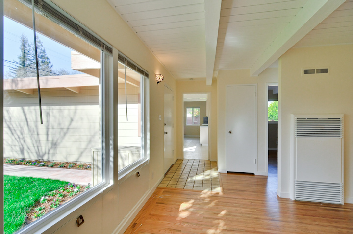 Living Room picture - 4235 Ruthelma Ave, Palo Alto 94306