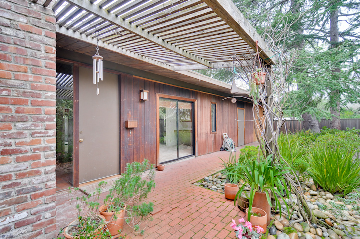 Front picture - 281 Carolina Ln, Palo Alto 94306