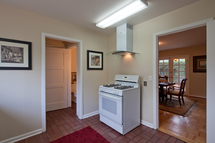 Kitchen Range  picture - 767 Coastland Dr, Palo Alto 94303