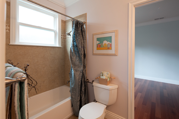 Bath 2 picture - 3416 Cowper St, Palo Alto 94306
