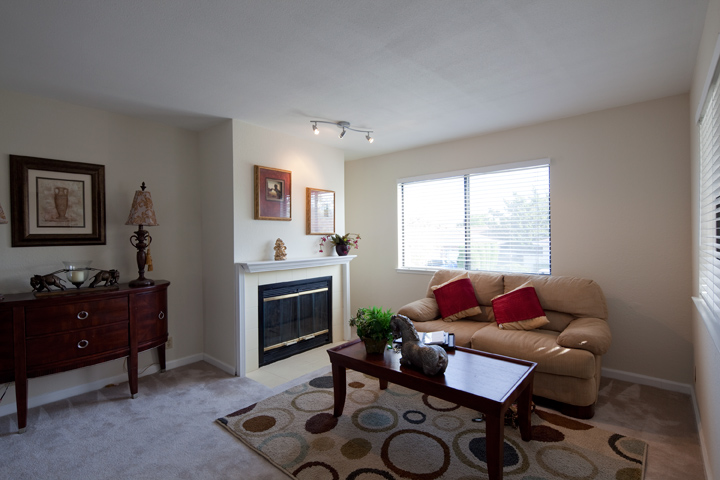 Living Room (B) picture - 10069 Craft Dr, Cupertino 95014