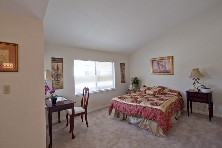 Master Bedroom (A) picture - 10069 Craft Dr, Cupertino 95014