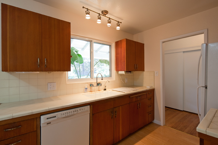 Kitchen (A) picture - 1032 Cuesta Dr, Mountain View 94040