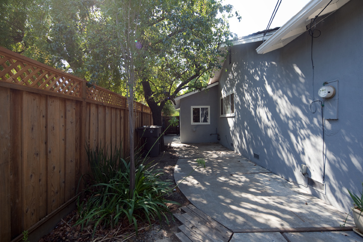 Sideyard Picture - 1032 Cuesta Dr, Mountain View 94040 Sideyard picture - 1032 Cuesta Dr, Mountain View 94040