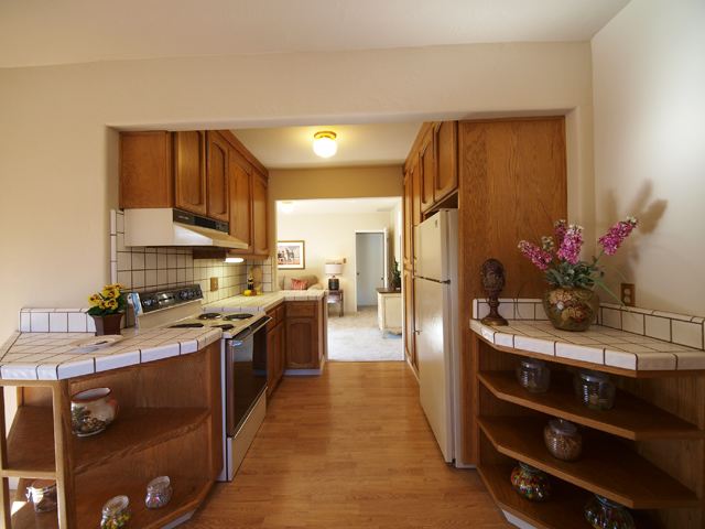 Kitchen (B) Picture - 1540 Escobita Ave, Palo Alto 94306 Kitchen (B) picture - 1540 Escobita Ave, Palo Alto 94306