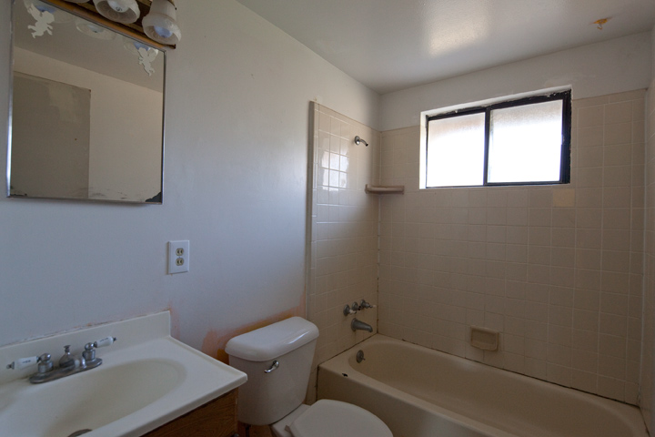 Bath (B) Picture - 1579 Florida Ave, San Jose 95122 Bath (B) picture - 1579 Florida Ave, San Jose 95122