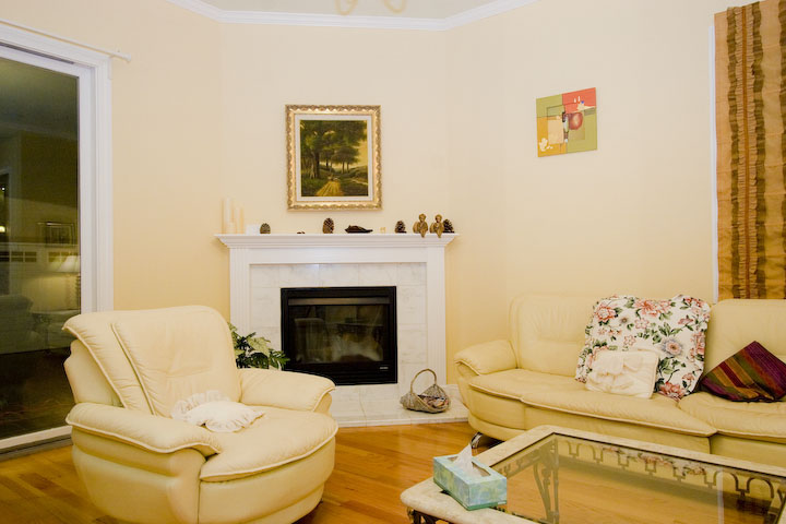 Livingroom (C) picture - 419 Leland Ave, Palo Alto 94306
