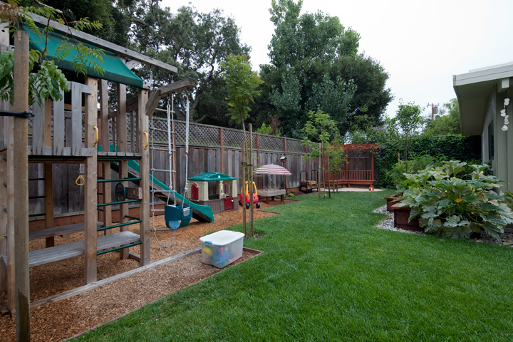 Backyard (A) picture - 72 Lorelei Ln, Menlo Park 94025