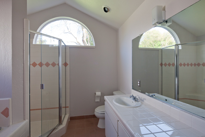 Master Bath picture - 1119 Oregon Ave, Palo Alto 94303