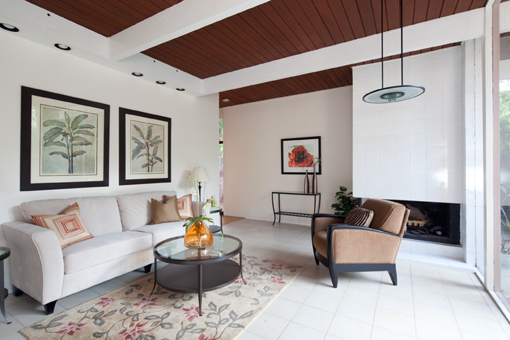 Living Room picture - 874 Richardson Ct, Palo Alto 94303
