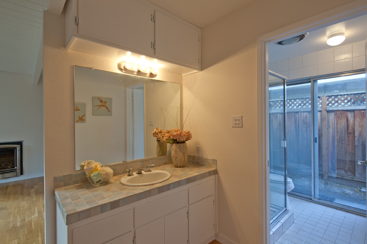 Master Bath picture - 874 Richardson Ct, Palo Alto 94303