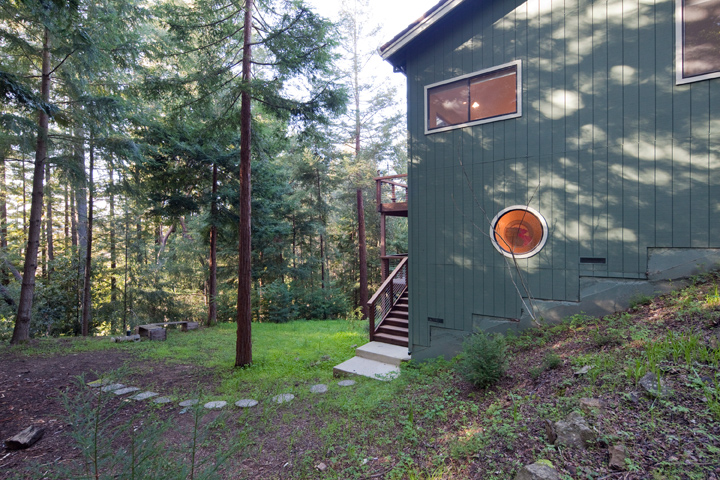 Side Yard  picture - 386 Spring Hollow, Los Gatos 95033