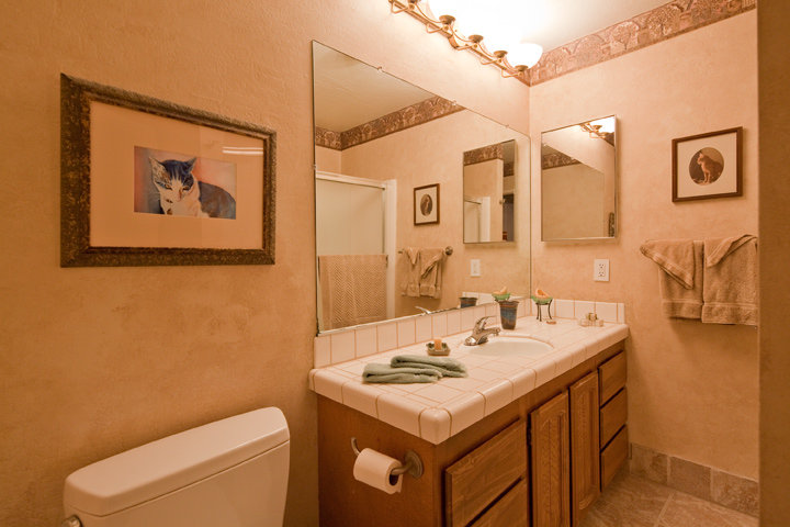 Upstairs Bath  picture - 386 Spring Hollow, Los Gatos 95033
