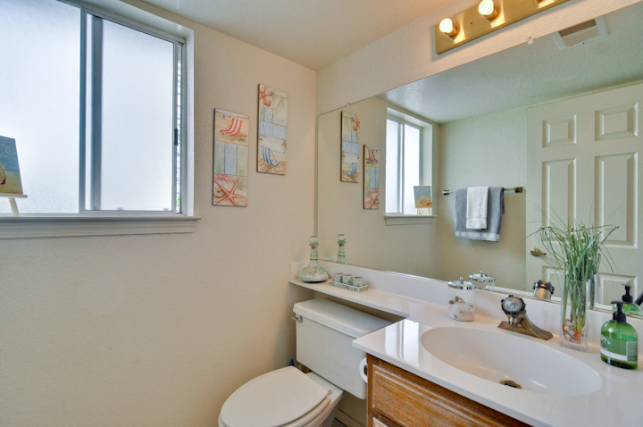 Bathroom (A) Picture - 317 Starfish Ln, Redwood Shores 94065 Bathroom (A) picture - 317 Starfish Ln, Redwood Shores 94065
