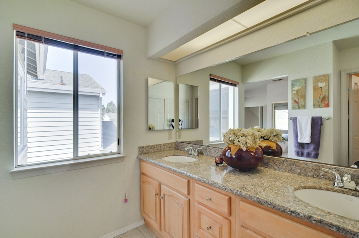 Master Bathroom (B) Picture - 317 Starfish Ln, Redwood Shores 94065 Master Bathroom (B) picture - 317 Starfish Ln, Redwood Shores 94065