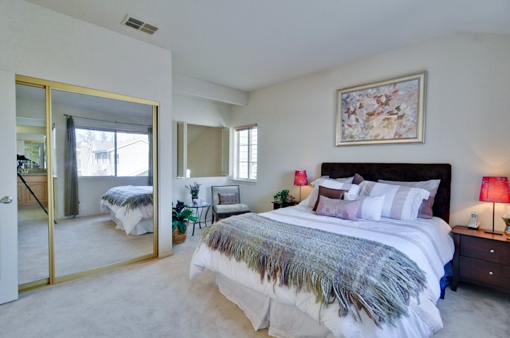 Master Bedroom (B) picture - 317 Starfish Ln, Redwood Shores 94065