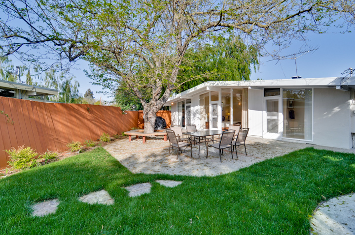 Back Yard picture - 3084 Stelling Dr, Palo Alto 94303
