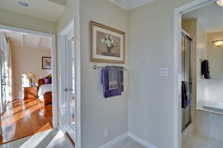 Master Bathroom picture - 3084 Stelling Dr, Palo Alto 94303