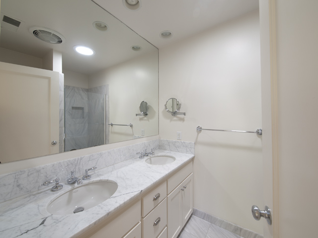 Master Bath picture - 1784 Channing Ave, Palo Alto 94303