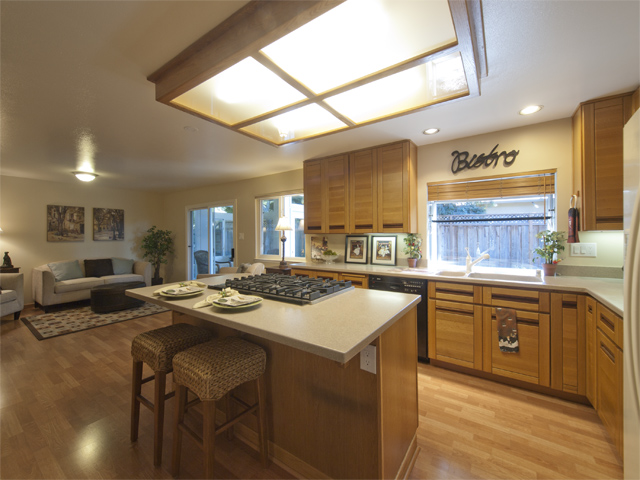Kitchen picture - 709 Charleston Ct, Palo Alto 94303