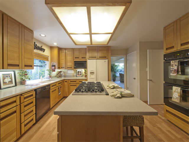 Kitchen picture - 709 Charleston Ct, Palo Alto 94303