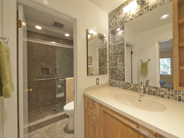Master Bath picture - 709 Charleston Ct, Palo Alto 94303