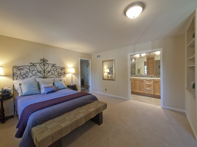 Master Bedroom picture - 709 Charleston Ct, Palo Alto 94303