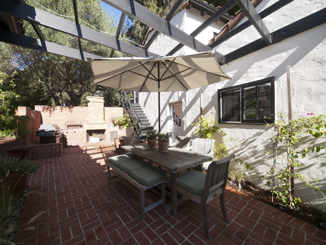 Patio (A) picture - 75 Crescent Dr, Palo Alto 94301