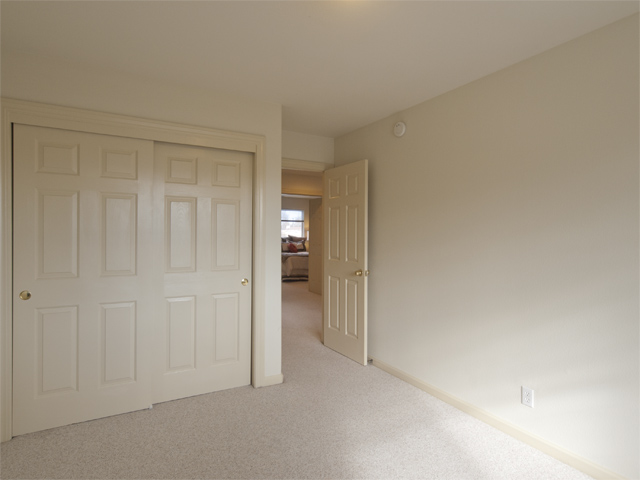 Bedroom 3 (E) picture - 10577 Johansen Dr, Cupertino 95014