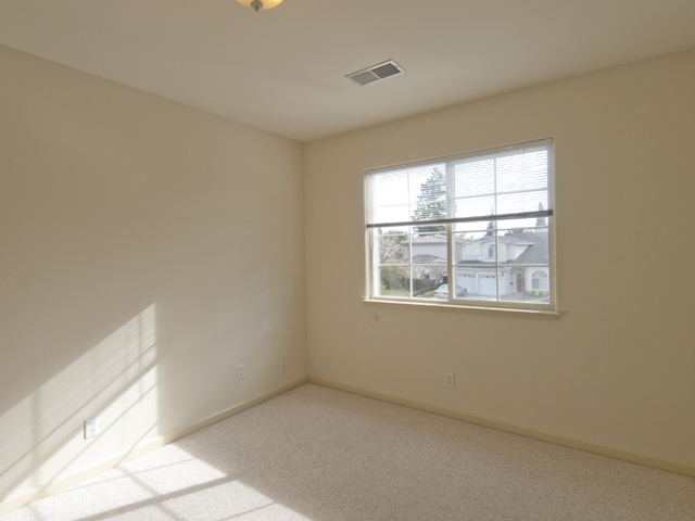 Bedroom 3 (F) picture - 10577 Johansen Dr, Cupertino 95014