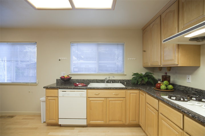 Kitchen (B) picture - 10577 Johansen Dr, Cupertino 95014