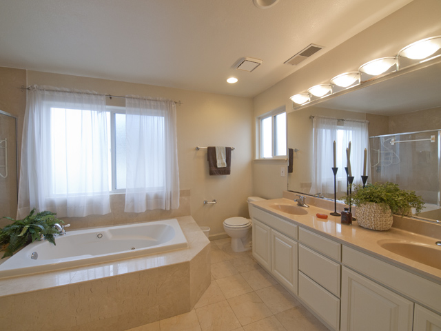 Master Bathroom (E) picture - 10577 Johansen Dr, Cupertino 95014