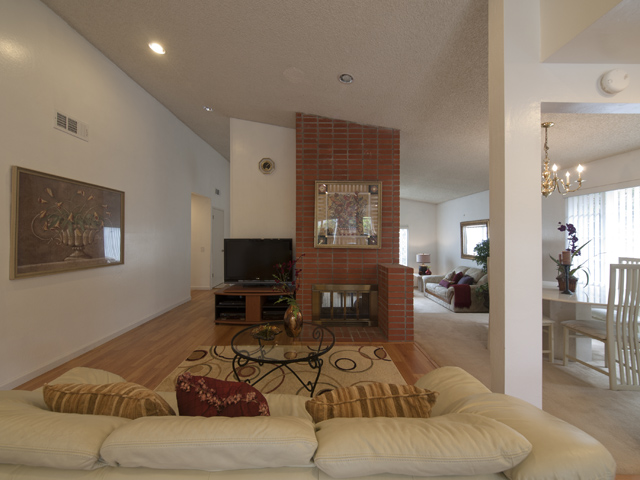 Family Area (B) picture - 300 Mullet Ct, Foster City 94404