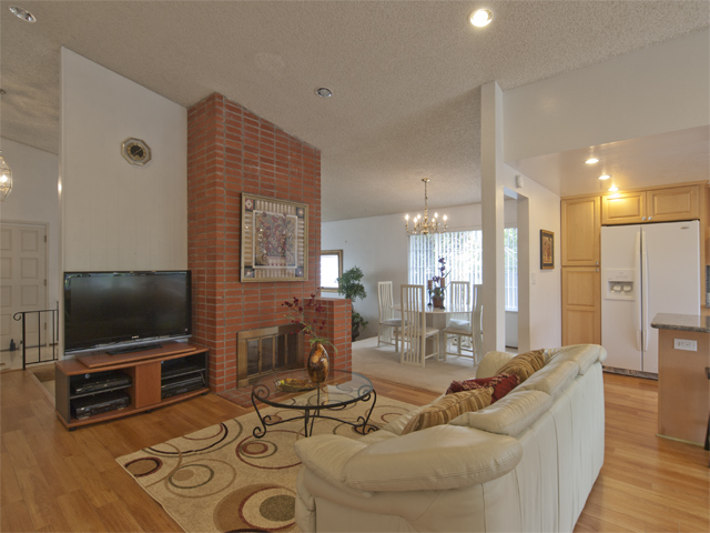 Family Area (C) picture - 300 Mullet Ct, Foster City 94404