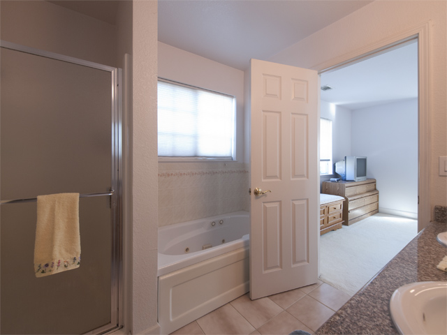 Master Bath (B) picture - 1135 Phyllis Ave, Mountain View 94040