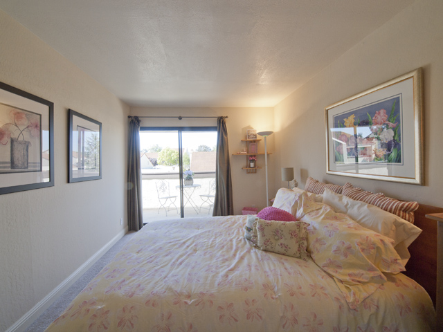 Bedroom 2 (B) picture - 18 Portofino Cir, Redwood Shores 94065