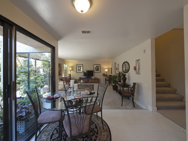 Eating Area (A) picture - 18 Portofino Cir, Redwood Shores 94065