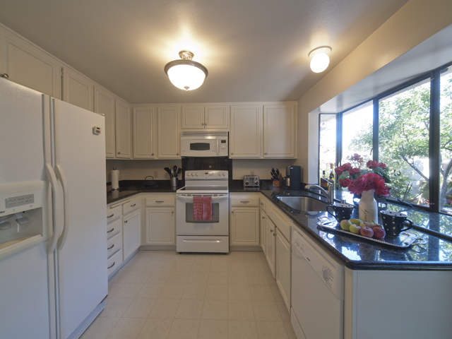 Kitchen (B) Picture - 18 Portofino Cir, Redwood Shores 94065 Kitchen (B) picture - 18 Portofino Cir, Redwood Shores 94065