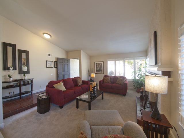 Living Room (B) picture - 18 Portofino Cir, Redwood Shores 94065