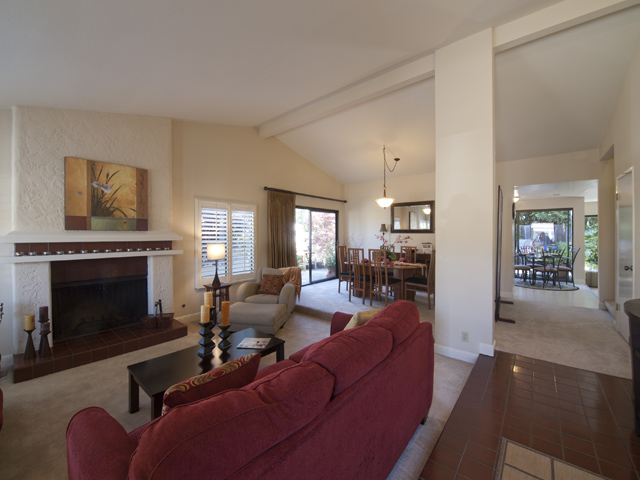 Living Room (C) picture - 18 Portofino Cir, Redwood Shores 94065