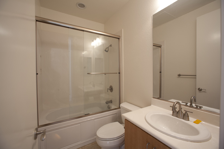 Bathroom 2 picture - 4248 Rickeys Way, Unit T, Palo Alto 94306