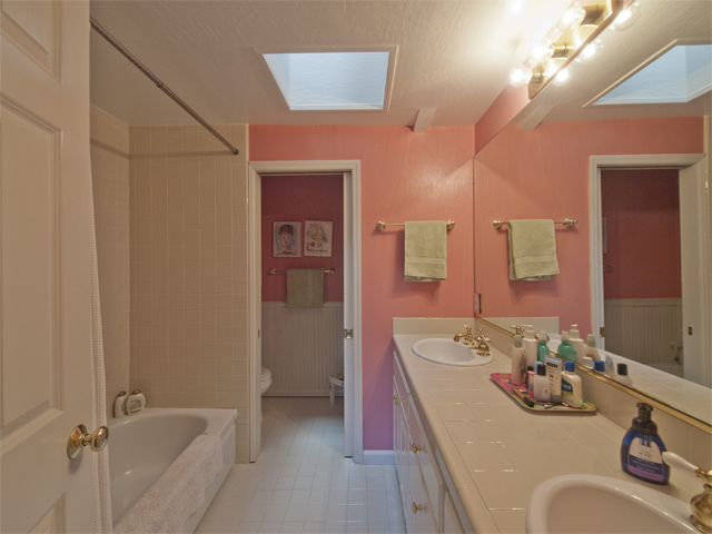 Bathroom 2 picture - 854 Rorke Way, Palo Alto 94303