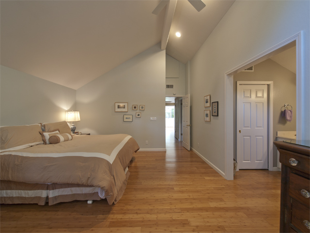 Master Bedroom picture - 854 Rorke Way, Palo Alto 94303